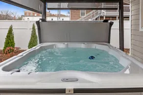 Dtown Home/Parking/Hot-Tub/3mi to Buffalo Trace - Image 3