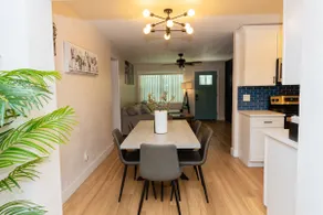 Delightful Retreat House/7 miles to beach downtown - Image 4
