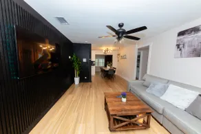Delightful Retreat House/7 miles to beach downtown - Image 2