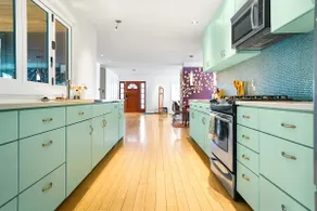 Mid-Century Modern Dream-Sleeps 6! - Image 2