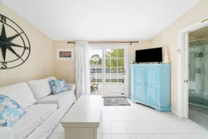 Tiny House - Image 2