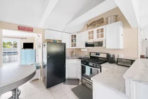 Tiny House - Image 4