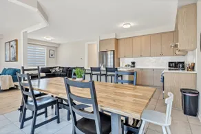 Beach Haven: Stylish 5B/3.5B Near Ste. Annes Spa! - Image 3