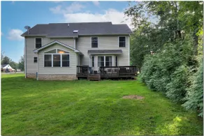 Modern large home near Cleveland - Image 4