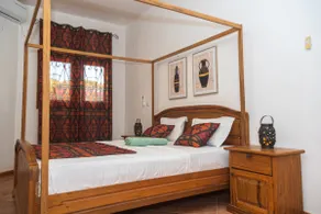 Charming House in Tourist Area (Free Pick-up) - Image 5
