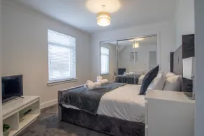 Westlea House - Spacious 3-Bed Home in Airdrie - Image 4