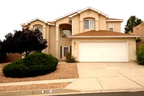 Large Home for Entire Family/Memory Foam Beds TV - Image 3