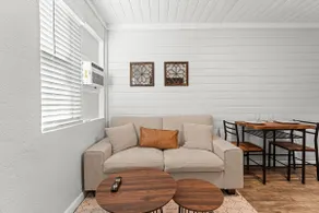 Oregon Retreat-Cozy & Convenient (5) - Image 2