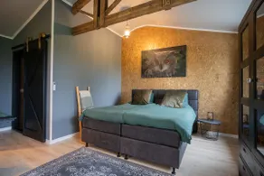 Stylish guesthouse, lots of privacy / views - Image 2