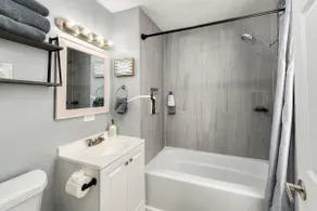 Quiet & Clean 2BR | 15 Min to Downtown KC - Image 4