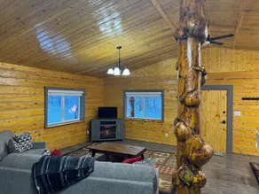 Cozy Cabin #2 w/heated detached garage - Image 2