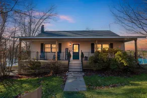Johnsons Cove - Lakefront Retreat With EV Charger - Image 2