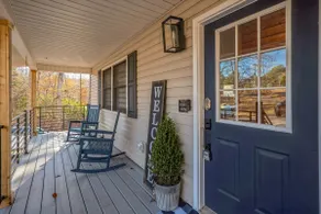 Johnsons Cove - Lakefront Retreat With EV Charger - Image 4
