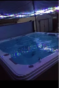 'Tis the season to celebrate in the hot tub! - Image 3