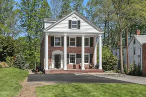 Amazing Andover 3BR w/Roofdeck - Image 3