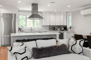 Amazing Andover 3BR w/Roofdeck - Image 4