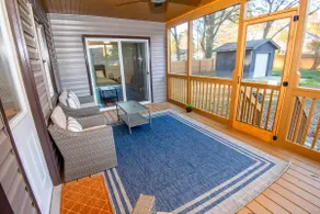 Cozy Quiet Bungalow - Downtown ! - Image 3