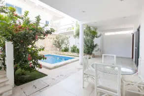 Beautiful apartment steps from the beach - Image 3