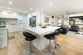 Adorable Abode on Schubach - Fabulous, spacious two bedroom unit close to hospital in East Albury - Image 3