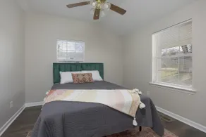 Bright & Cozy 3BR Home - Pets Welcome! - Image 5