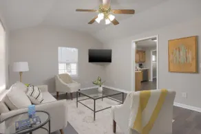 Bright & Cozy 3BR Home - Pets Welcome! - Image 2