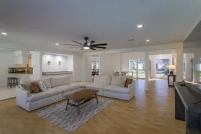 Magnificent 5br city home - Image 4