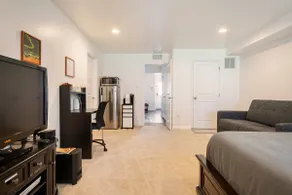 L1 Private Suite in new townhouse near BWI Airport - Image 5