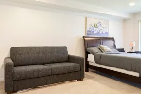 L1 Private Suite in new townhouse near BWI Airport - Image 2