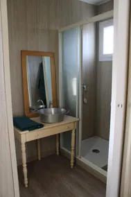 cabin - Image 5