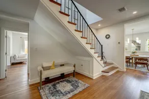 Under the Oak: A timeless retreat w/modern luxury - Image 3