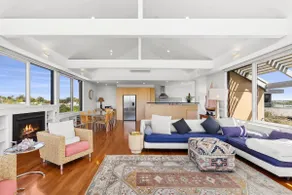 The Beach House - Image 3