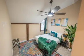 The ModLux Loft | King Bed | Free Parking - Image 5
