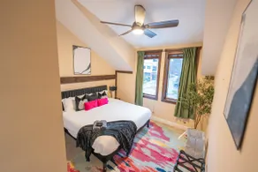 The ModLux Loft | King Bed | Free Parking - Image 2