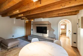 Historic residence, exclusive view of Ponte Pietra - Image 5