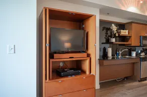 Updated, easy access Luna Suite with Lake Views! - Image 5