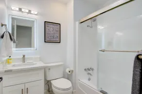 Cozy Home in Hickory - Image 5