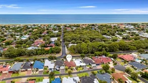Stylish 5-Bedroom Home Geographe - Image 5