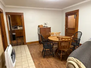 The Cozy Triple R Farm House - Image 4