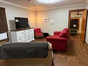 The Cozy Triple R Farm House - Image 3
