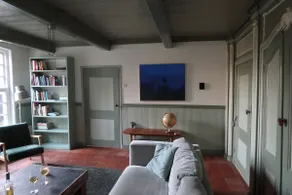 Monumental house on the water - Image 3