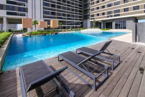 3BR Collins W/ Free Parking - Image 2
