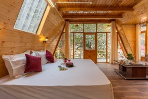 Jacuzzi Cabin on Riverbank near Shangarh - Image 3