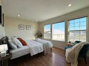 South SF Spacious Entire Unit With 3brs 3bth on 2F - Image 3