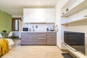 Elm Alley Apartment - Baveno - Free Wi-Fi - Image 3