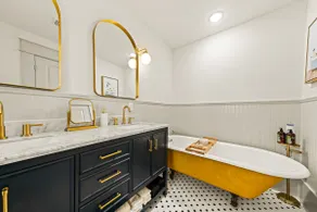 Walk to Downtown Weatherford + Hot Tub | Sleeps 8 - Image 3