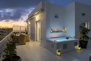 AthensGem:Luxury Seaview Penthouse+Jacuzzi&Parking - Image 2