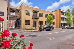 The Juliette Loft: Historic Downtown Charm - Image 3