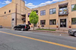 The Juliette Loft: Historic Downtown Charm - Image 5
