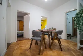 Apartment 15 - Image 3