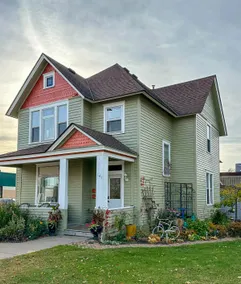 Victorian Downtown Gem, Private Sauna, King Beds - Image 5